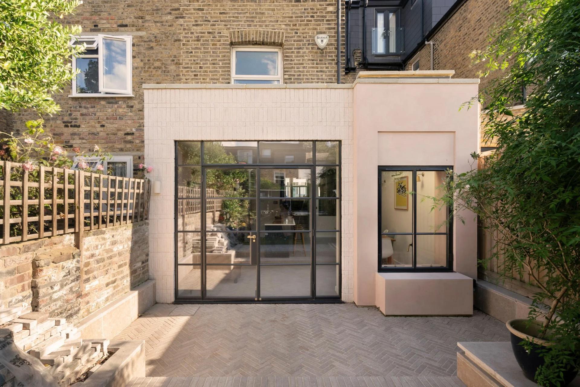Amott Road · London SE15
